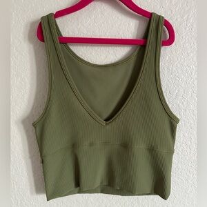 Lululemon power pivot tank, size 4, new condition, green